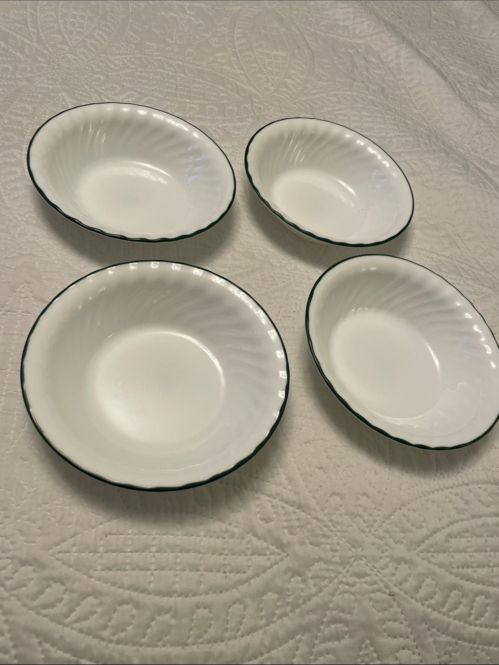 CORELLE CALLAWAY Set of 4 White Swirl Bowls Green Rim For Cereal & Soup Like New